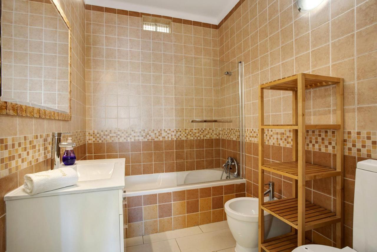 Santa Isabel Apartment Портіман Екстер'єр фото